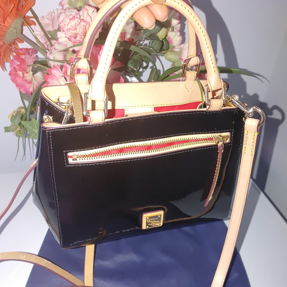 Dooney& Bourke Satchel NEW!